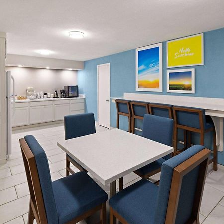 Days Inn & Suites By Wyndham Виксбург Экстерьер фото