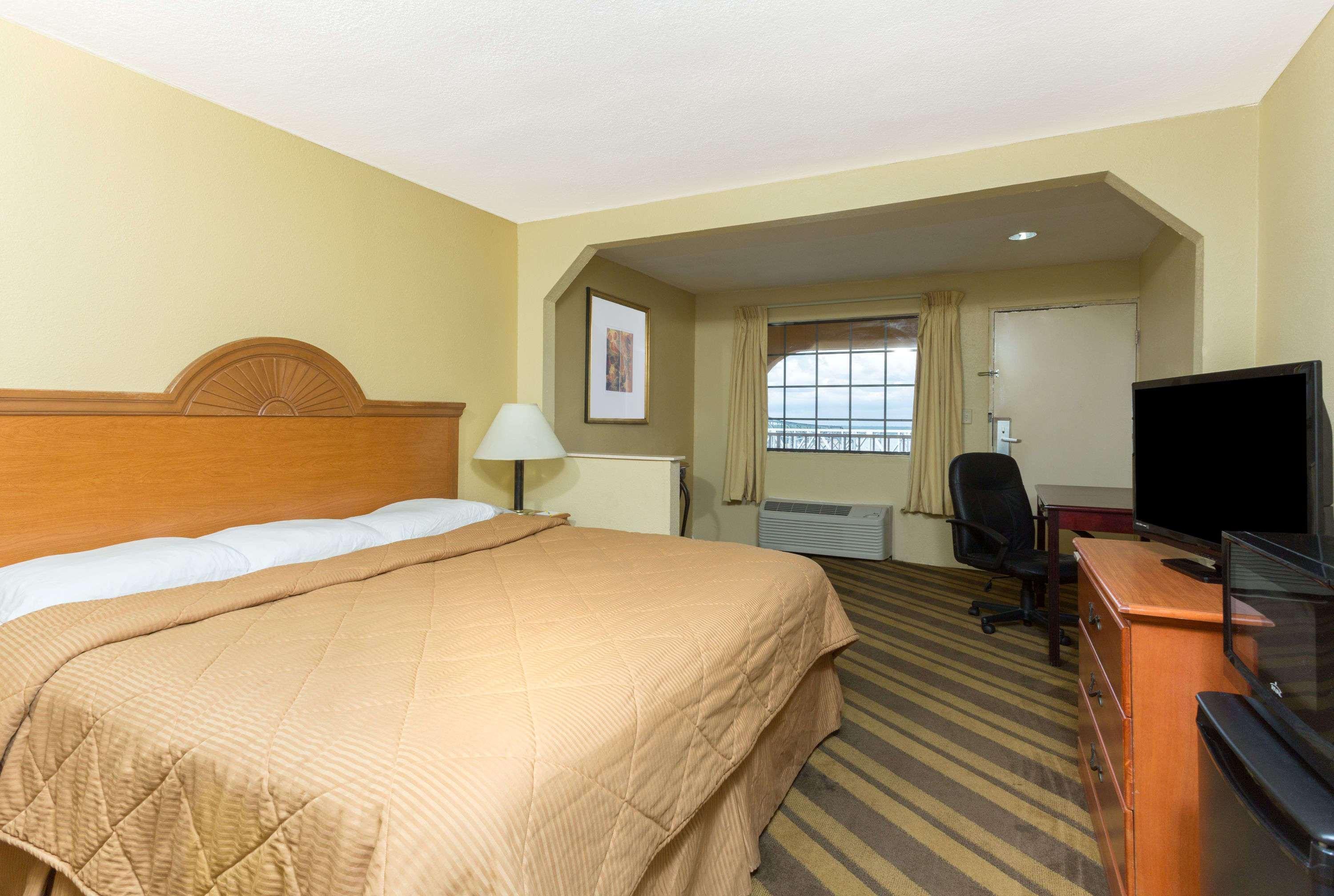 Days Inn & Suites By Wyndham Виксбург Экстерьер фото