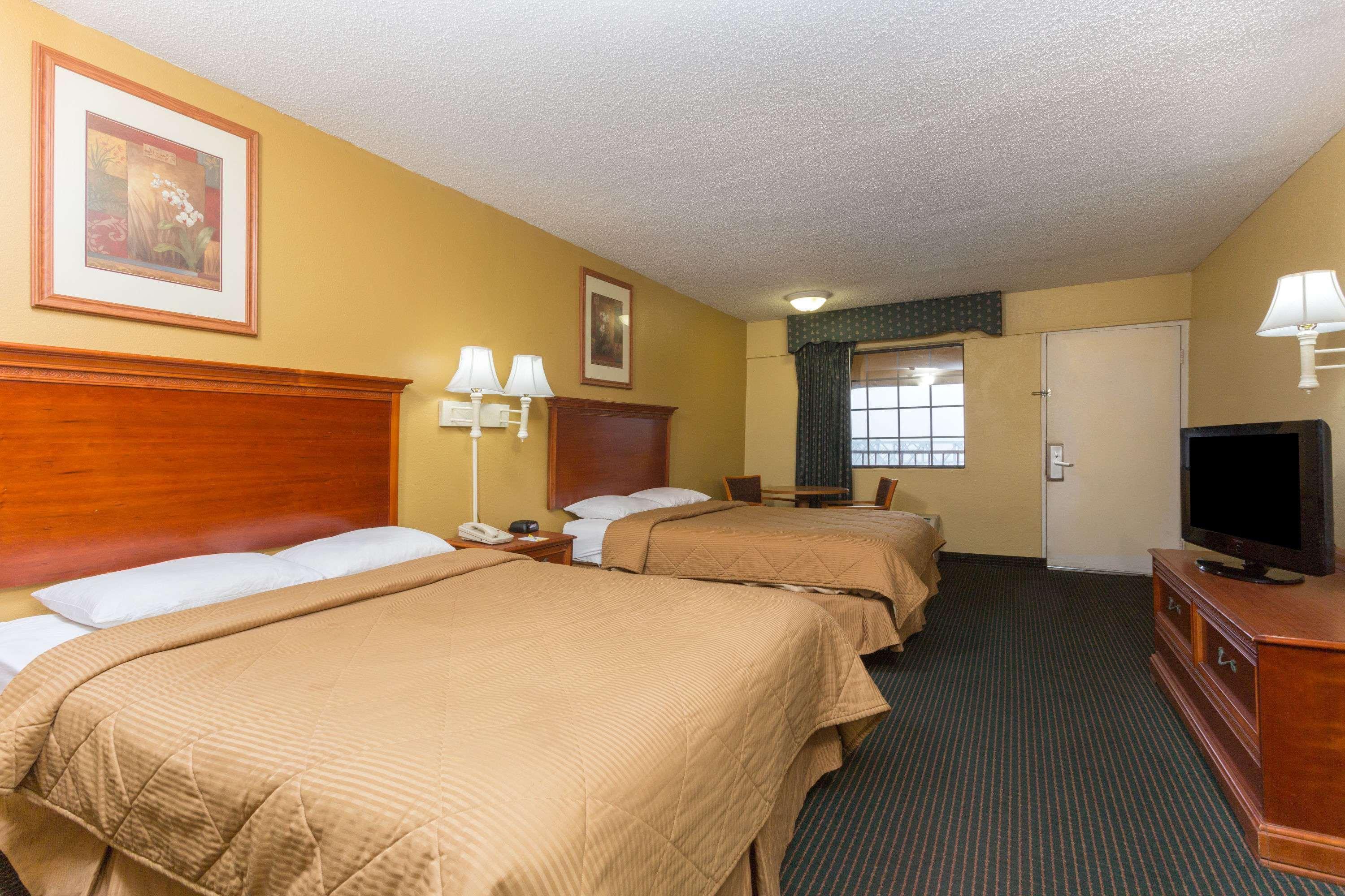 Days Inn & Suites By Wyndham Виксбург Экстерьер фото