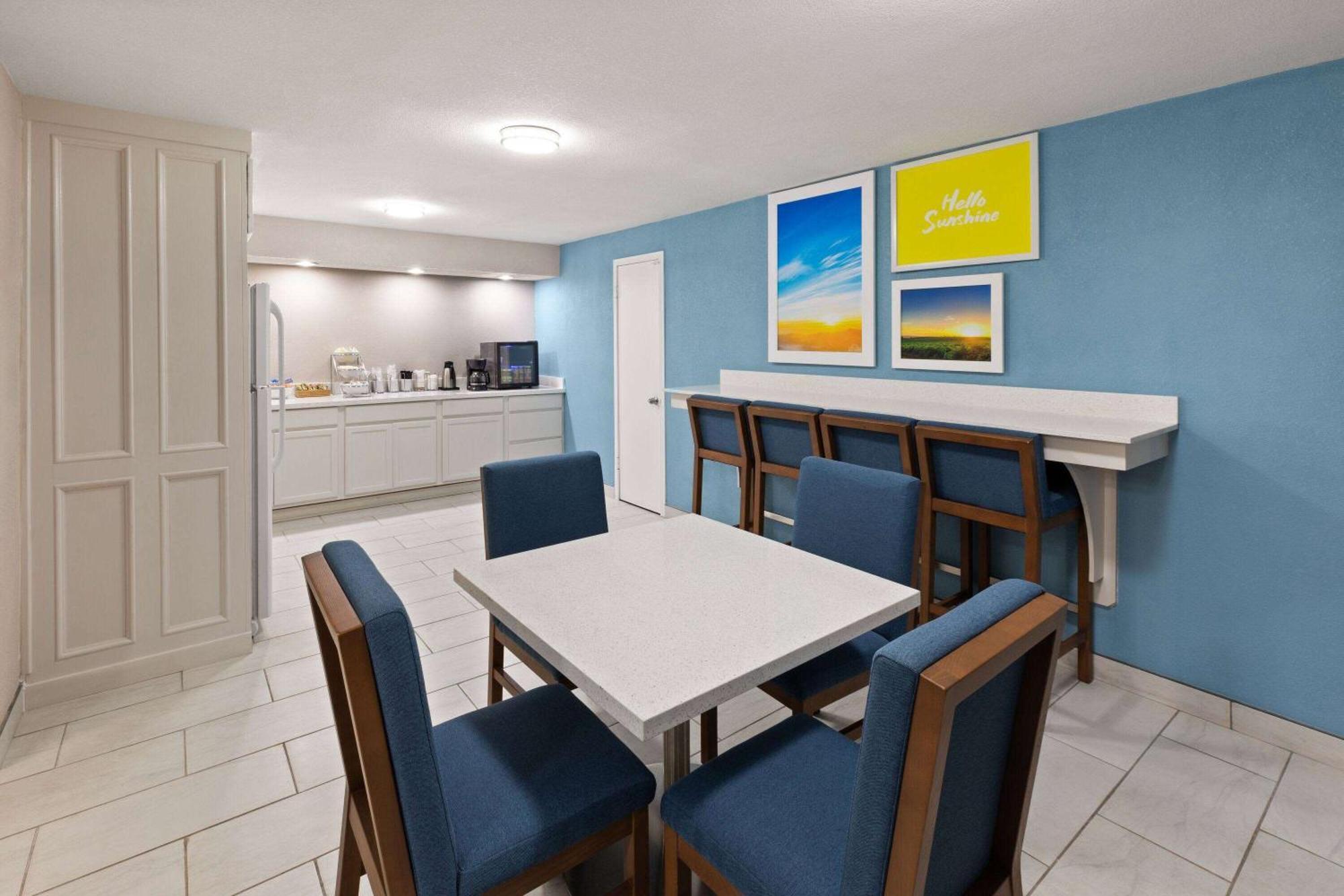 Days Inn & Suites By Wyndham Виксбург Экстерьер фото
