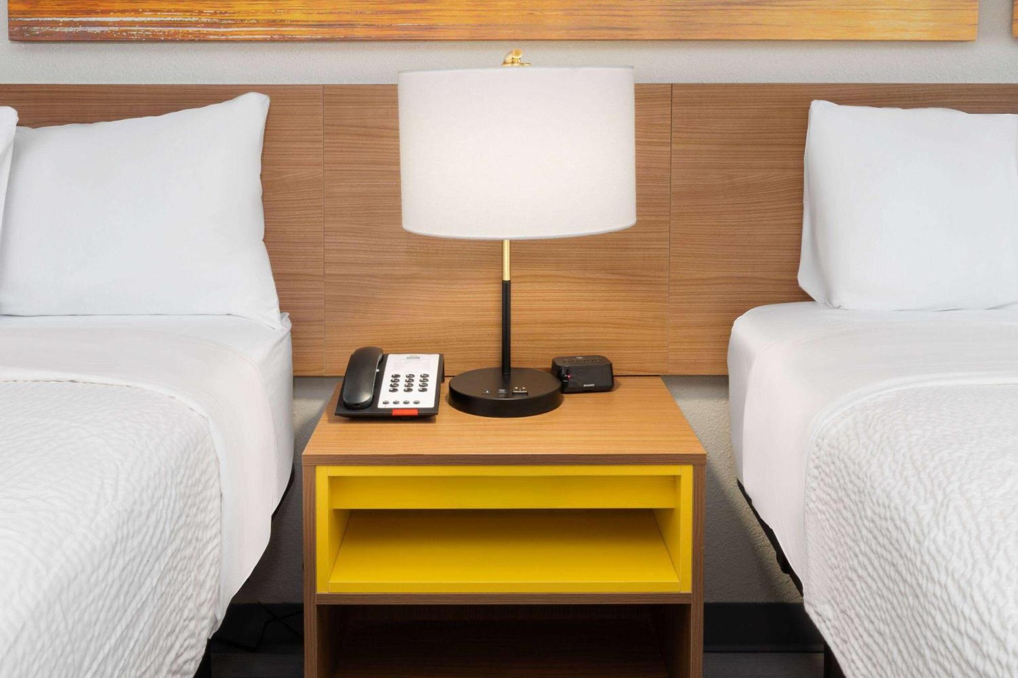 Days Inn & Suites By Wyndham Виксбург Экстерьер фото